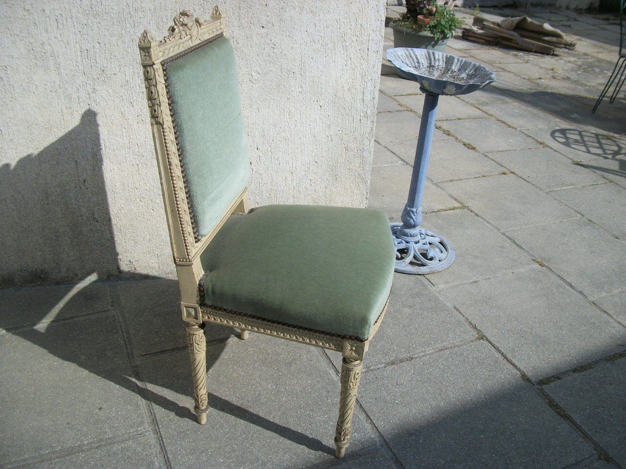 Salon lacquered cream style LXVI