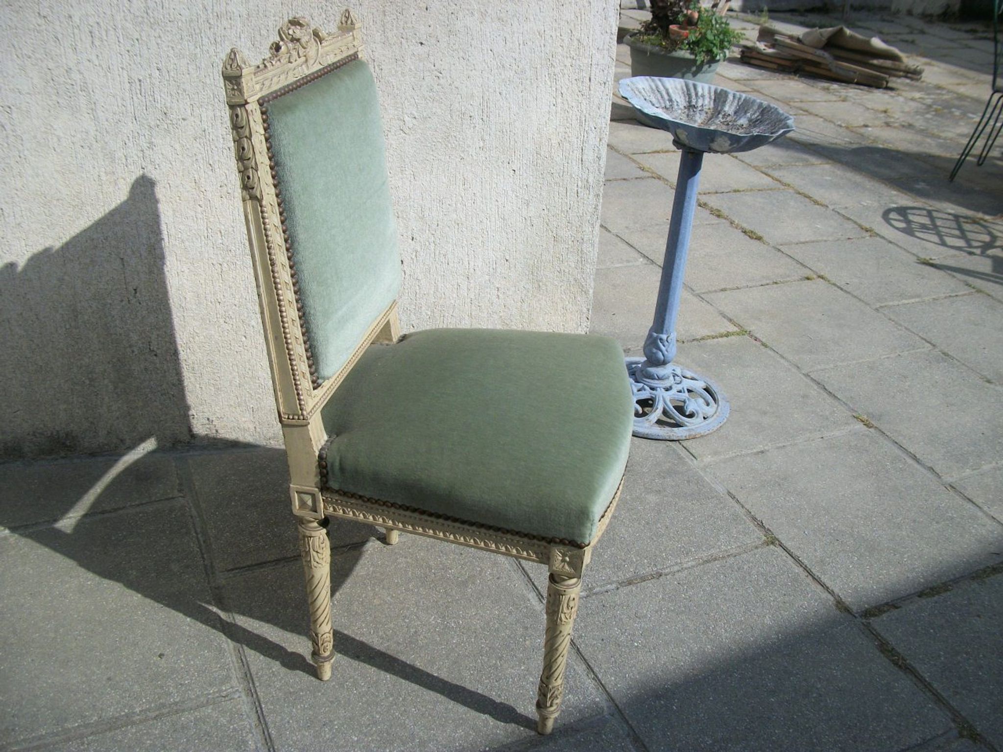 Salon lacquered cream style LXVI