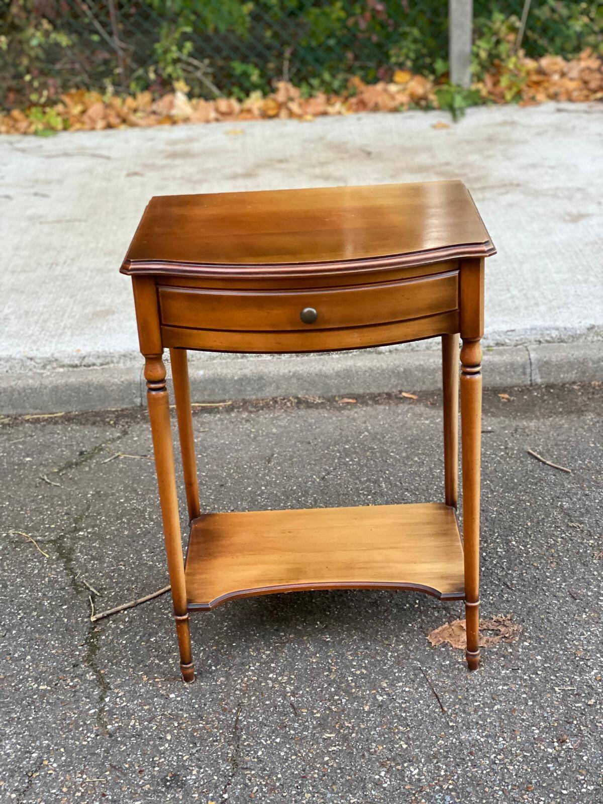 Chevet style Louis XVI en bois massif 1 tiroir, 20ème s.