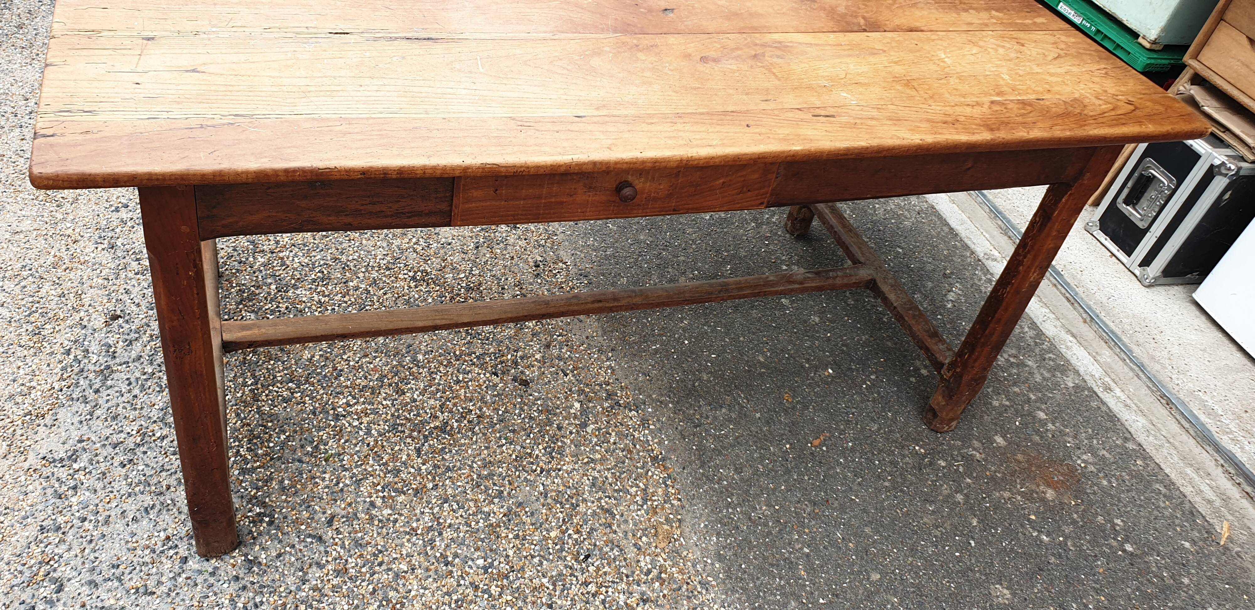 Farmhouse table in massive epicea XIXth