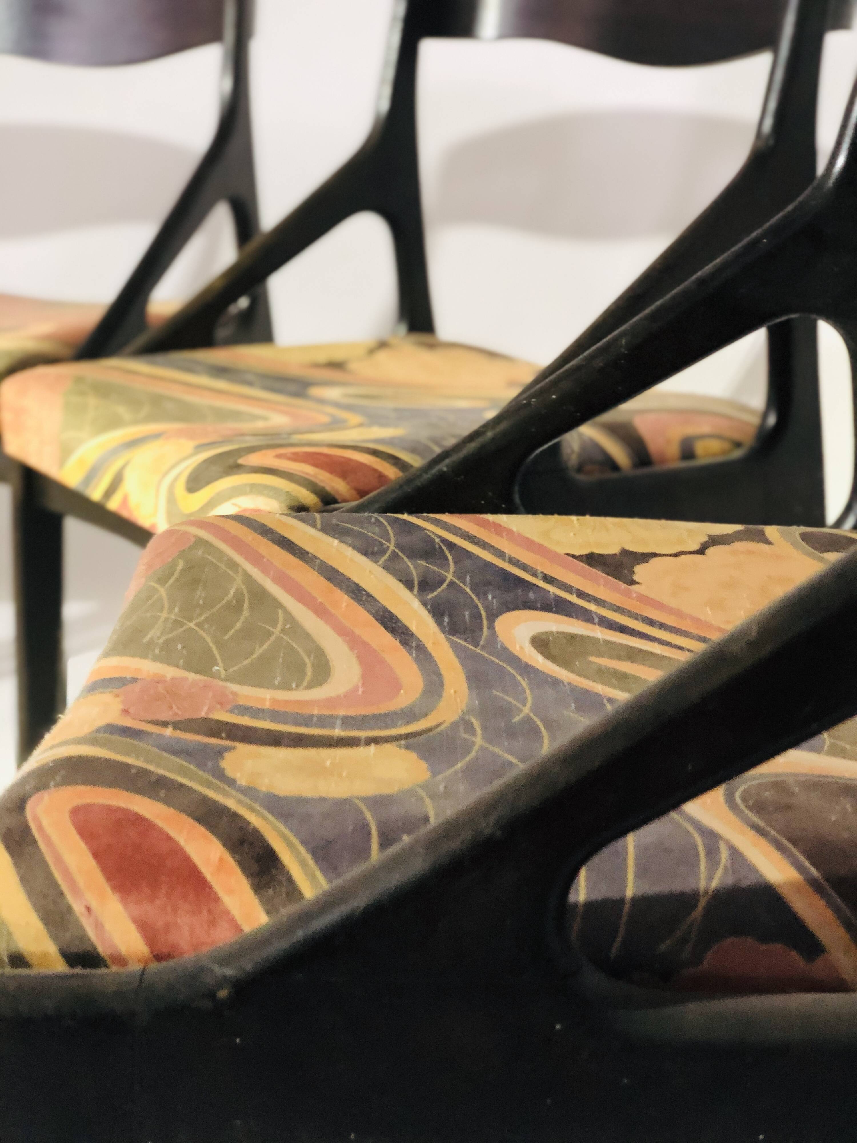 Set of 4 Baumann chairs in 1980 fabric with black wooden base