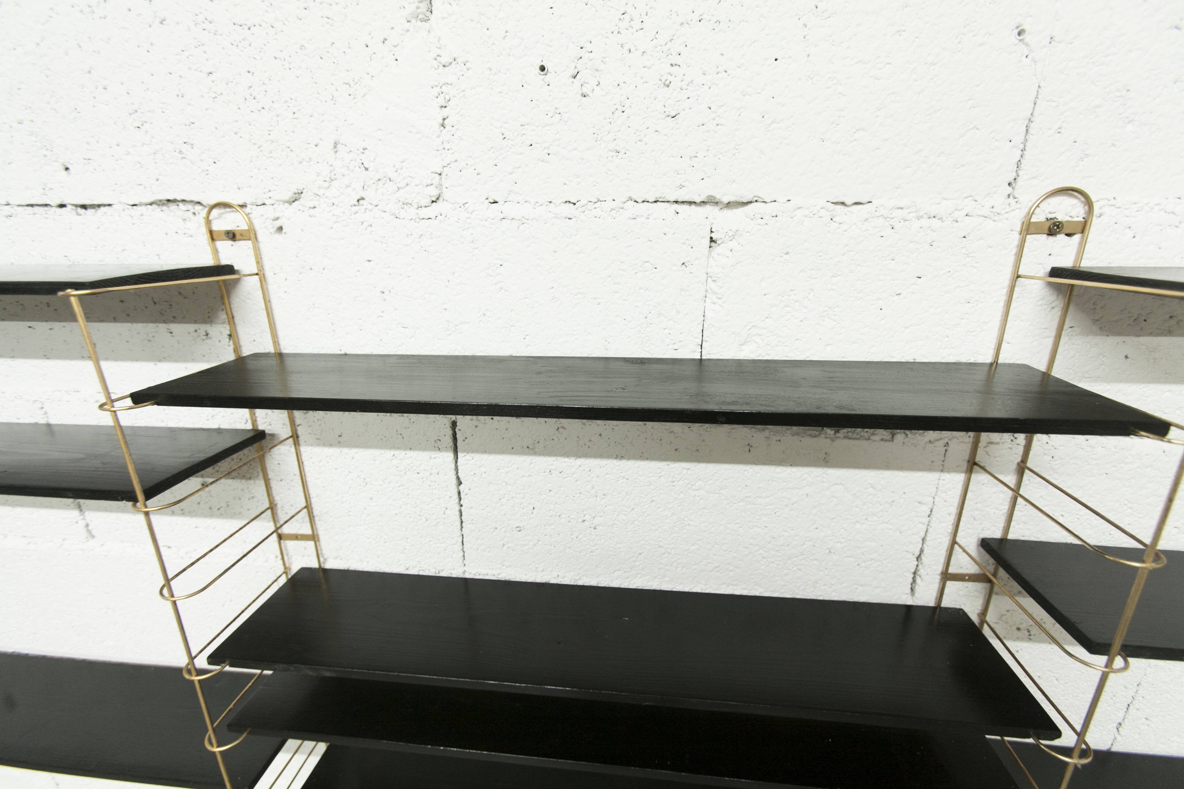 Etagère string style tomado 2m30 4 échelles dorées 10 plateaux noirs 1960