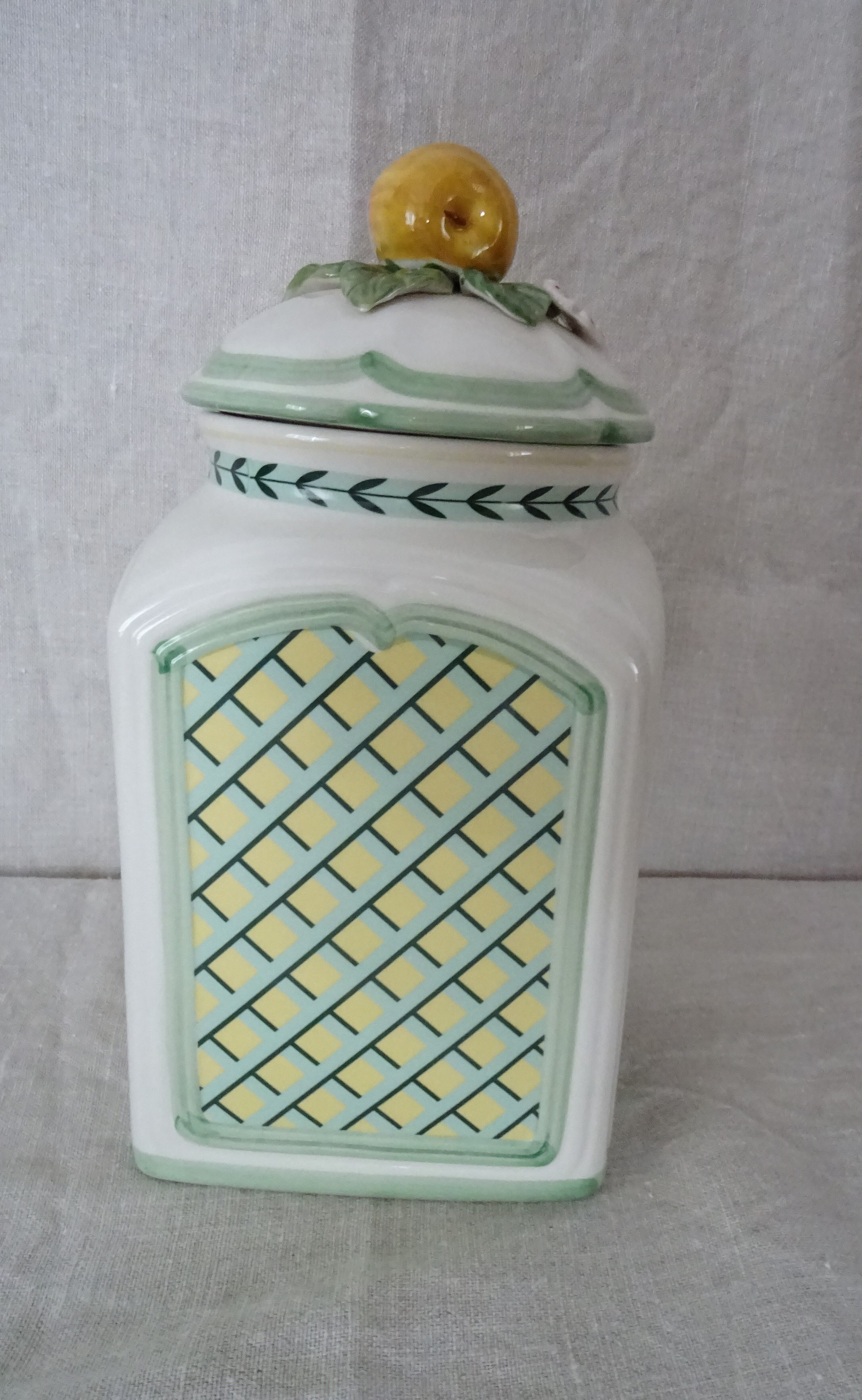 Pot jar Villeroy and Boch porcelain French Garden Charm malus sylvestris apple decoration