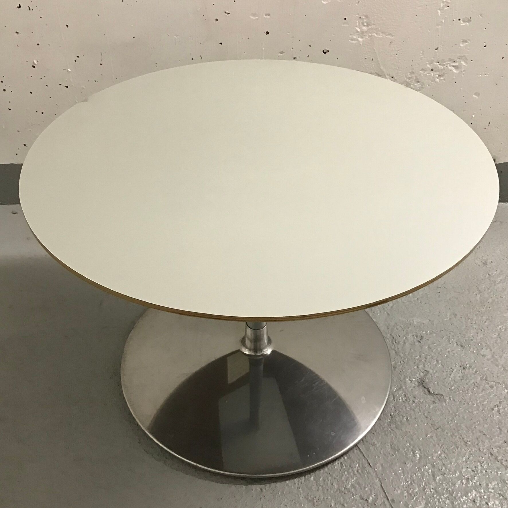 Table « circle » Pierre Paulin, Artifort 1960