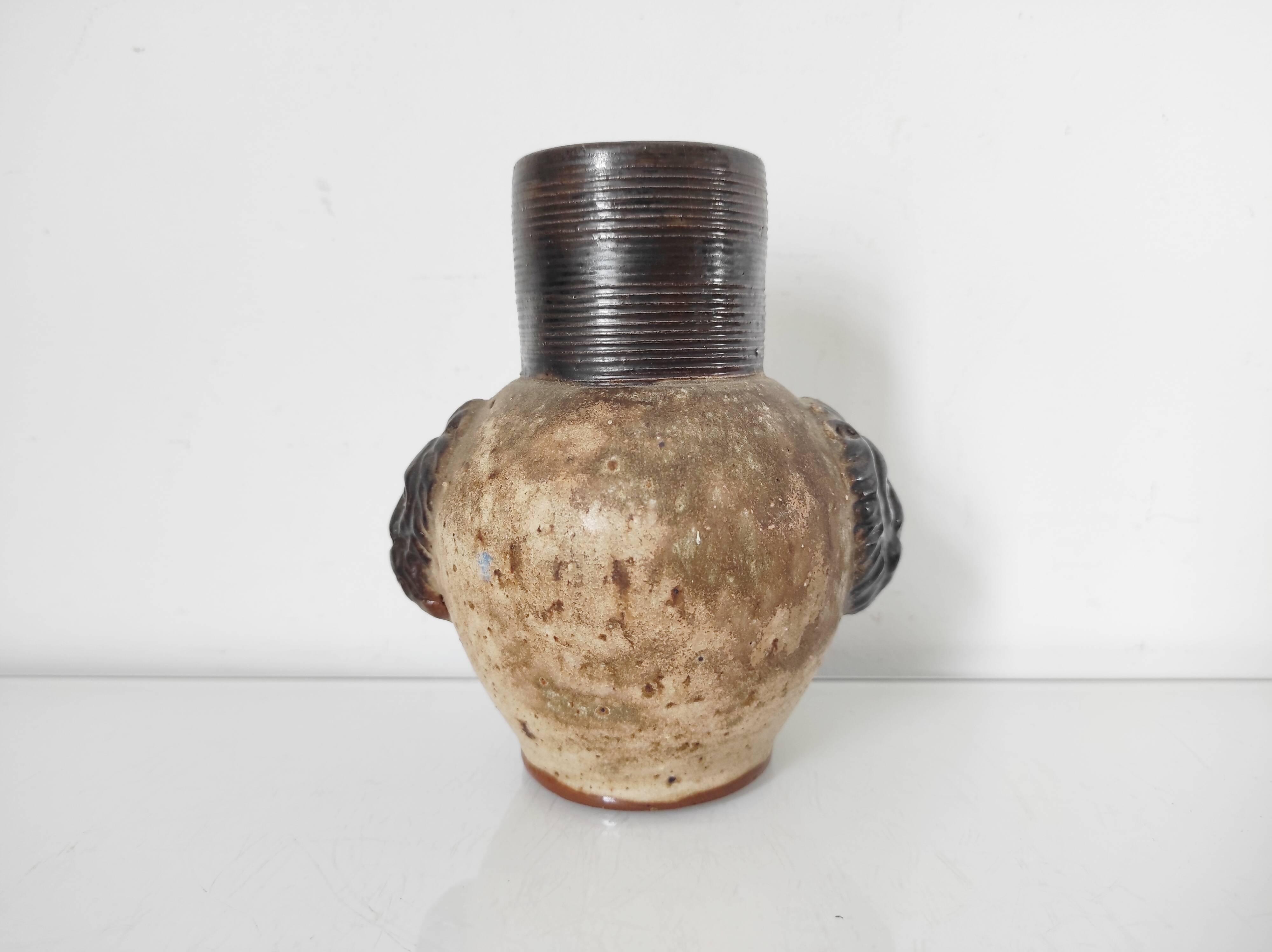 Small vase with lion heads Armogrès