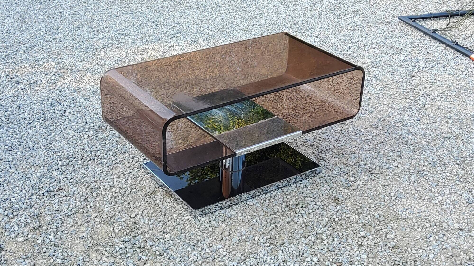 Coffee table from the 70s in chromed steel and smoked plexiglass double swivel trays