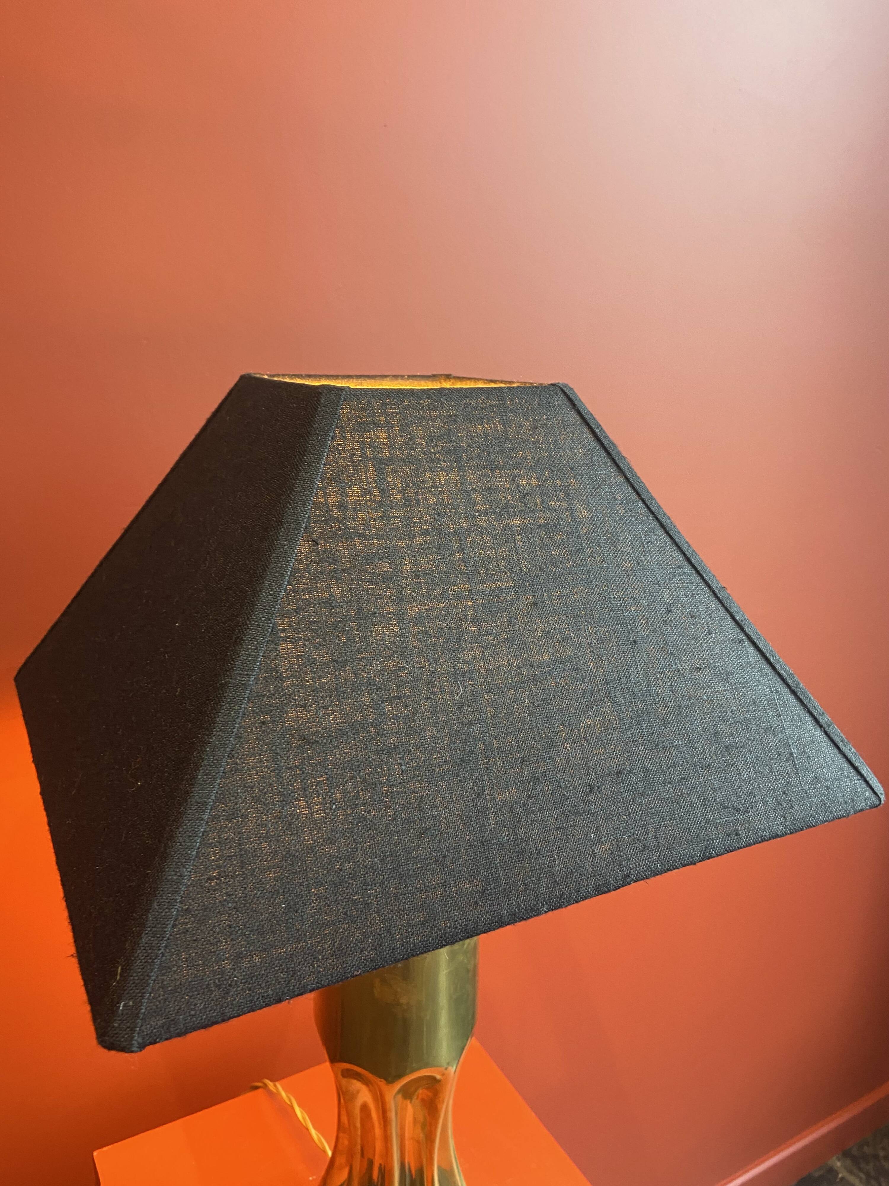 Brass shell socket lamp from the 1st WW, black pyramidal lampshade in Carlucci linen.