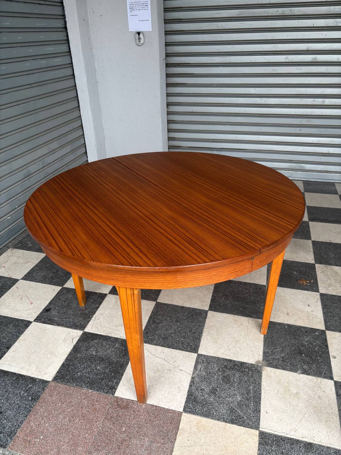 Table ronde vintage