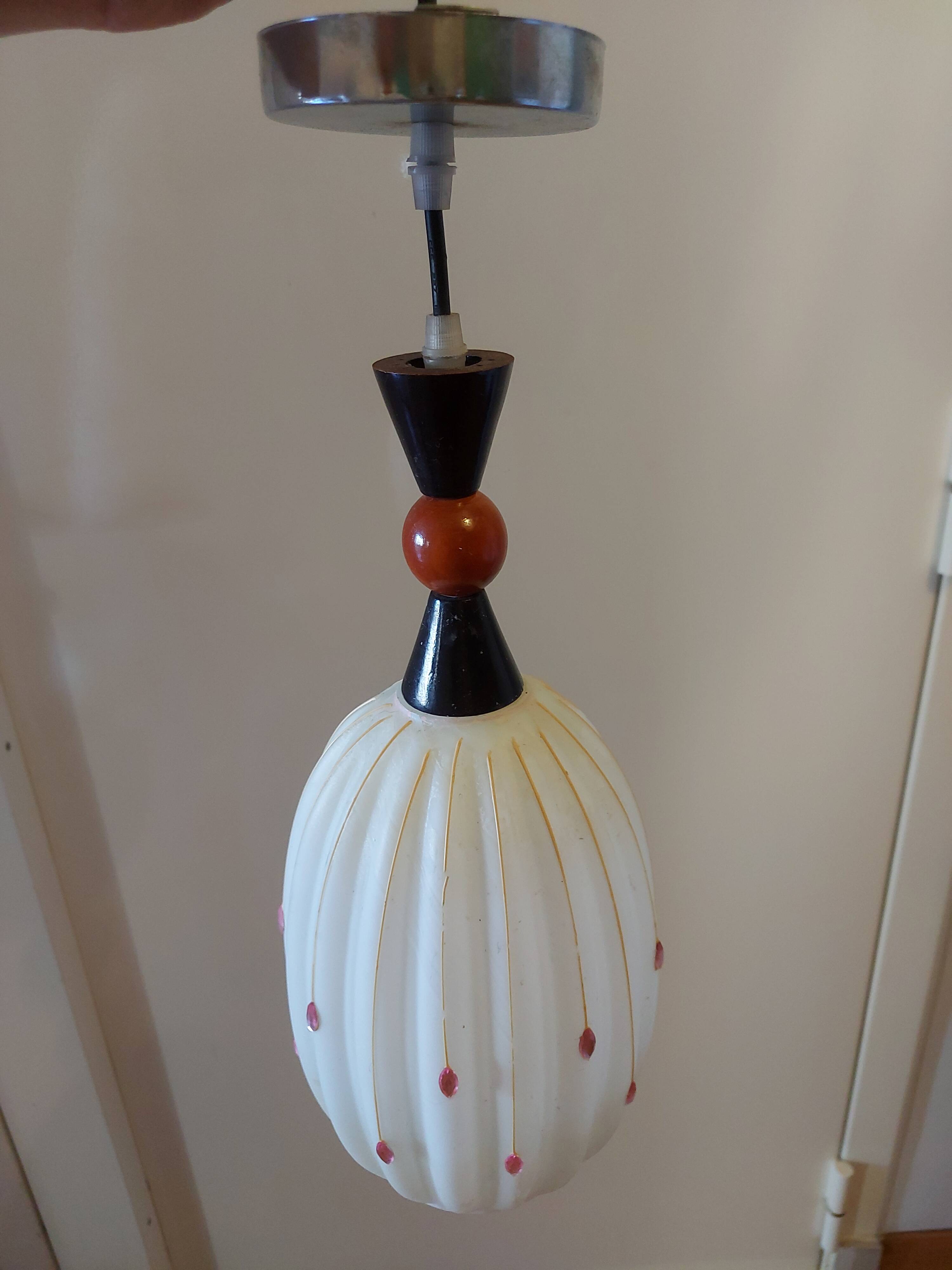 Opaline suspension