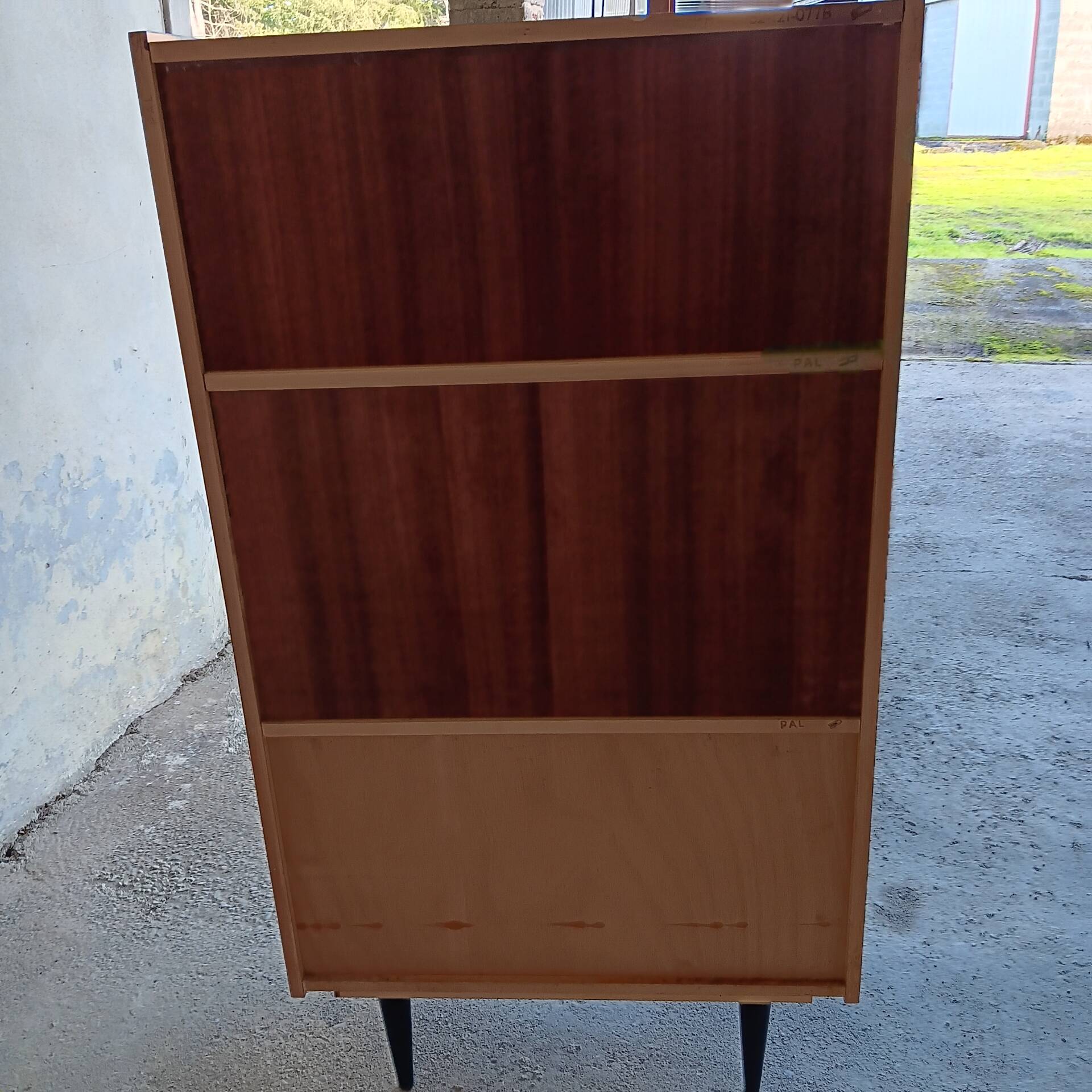 Glass cabinet