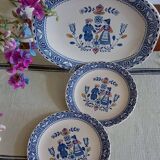 Johnson Brothers “Hearts & Flowers” - Large oval dish and 2 dinner plates ø 22 cm.