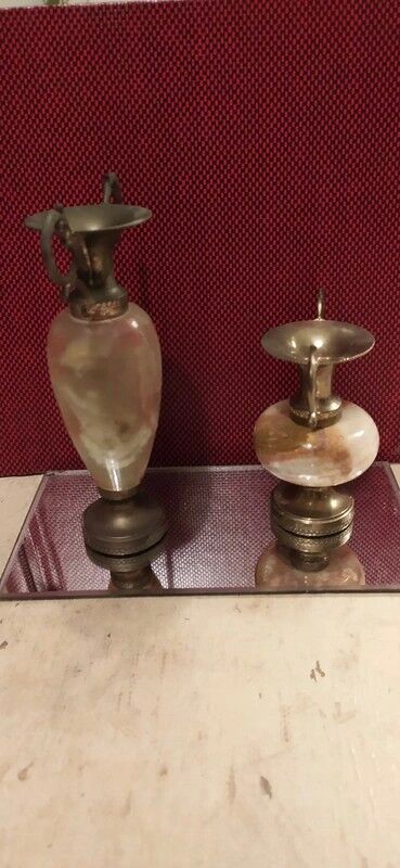 Duo de vases vintages en onyx et laiton