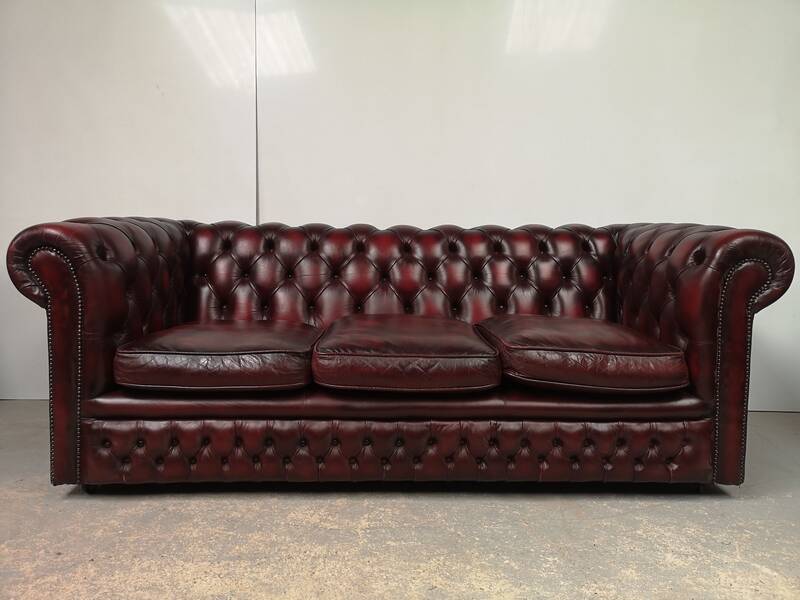 Chesterfield leather sofa burgundy English style