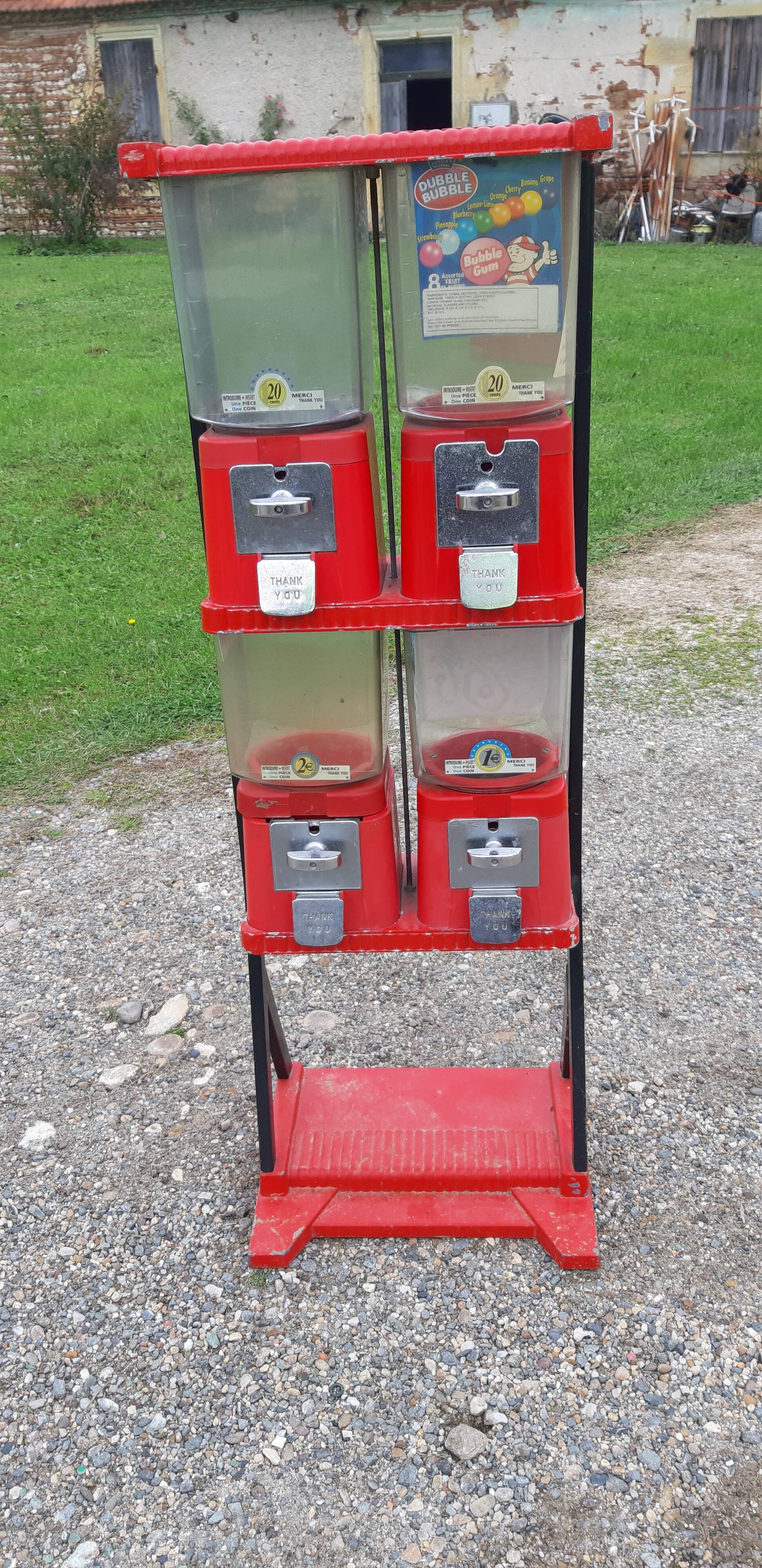 Brabo candy dispenser