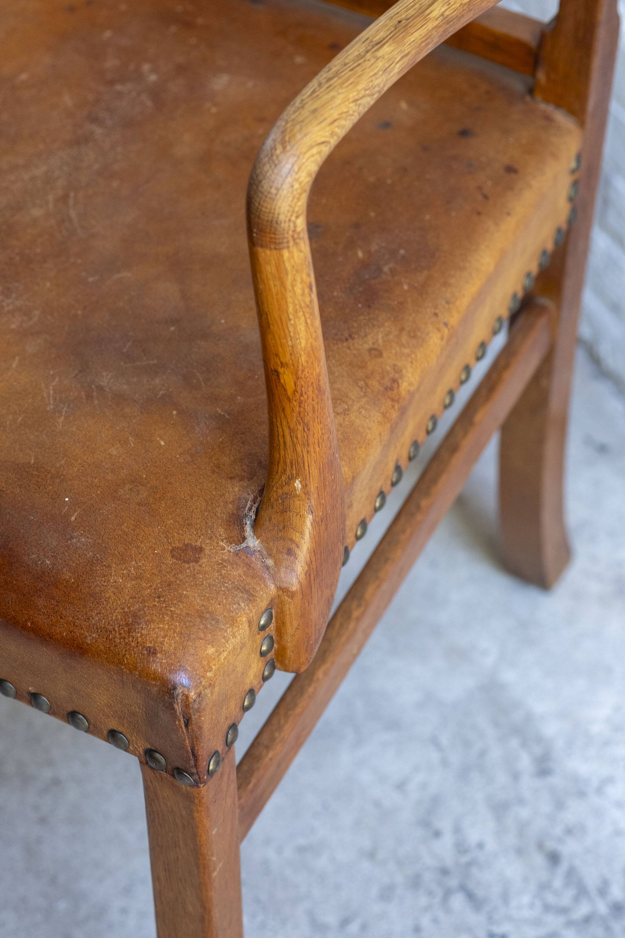 Ole Wanscher Model 1675 in Oak, Fritz Hansen, 1940s Denmark