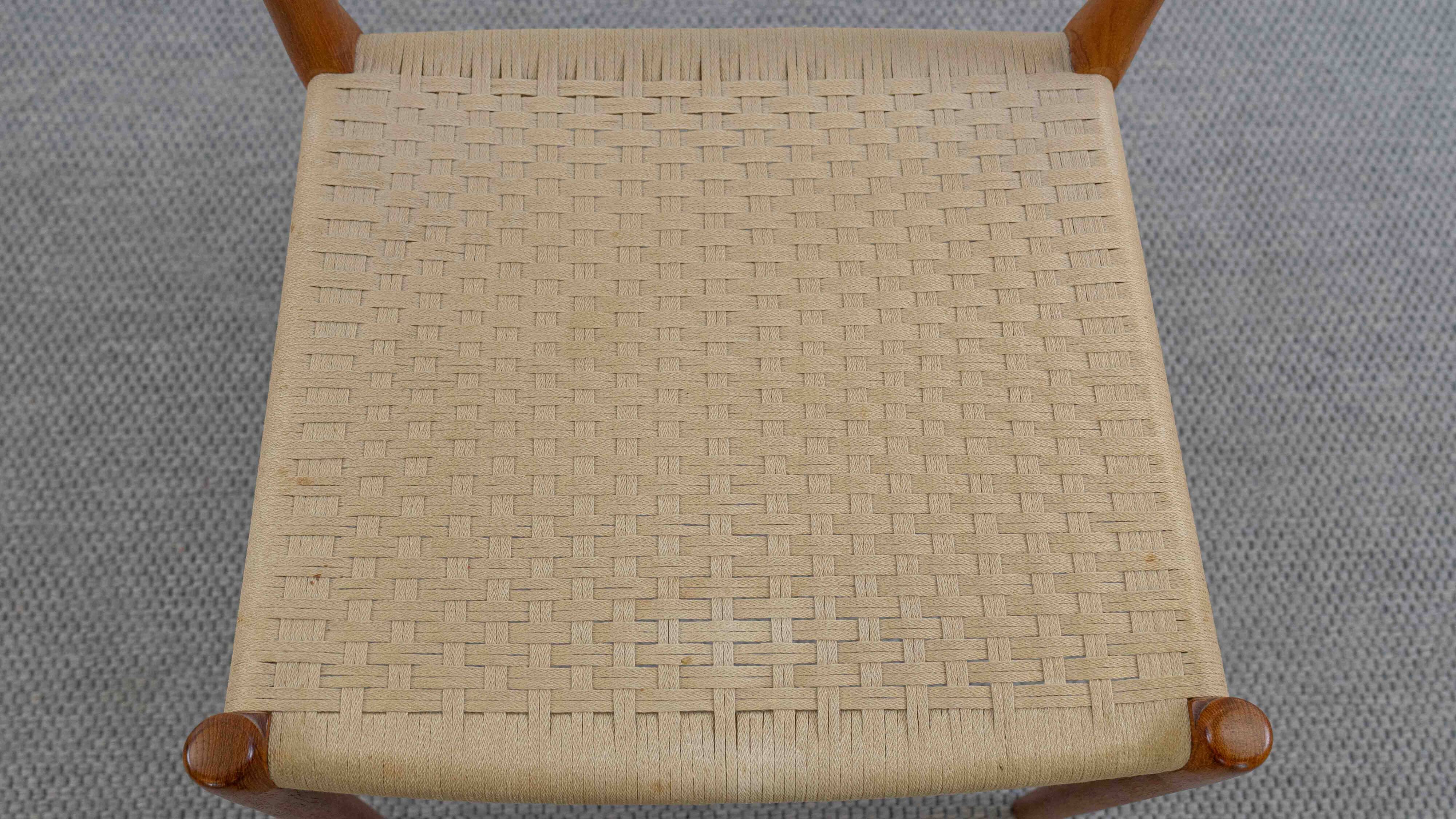 Ensemble de 4 chaises en teck danois modèle "83" par Niels O. Möller, Danemark années 70.