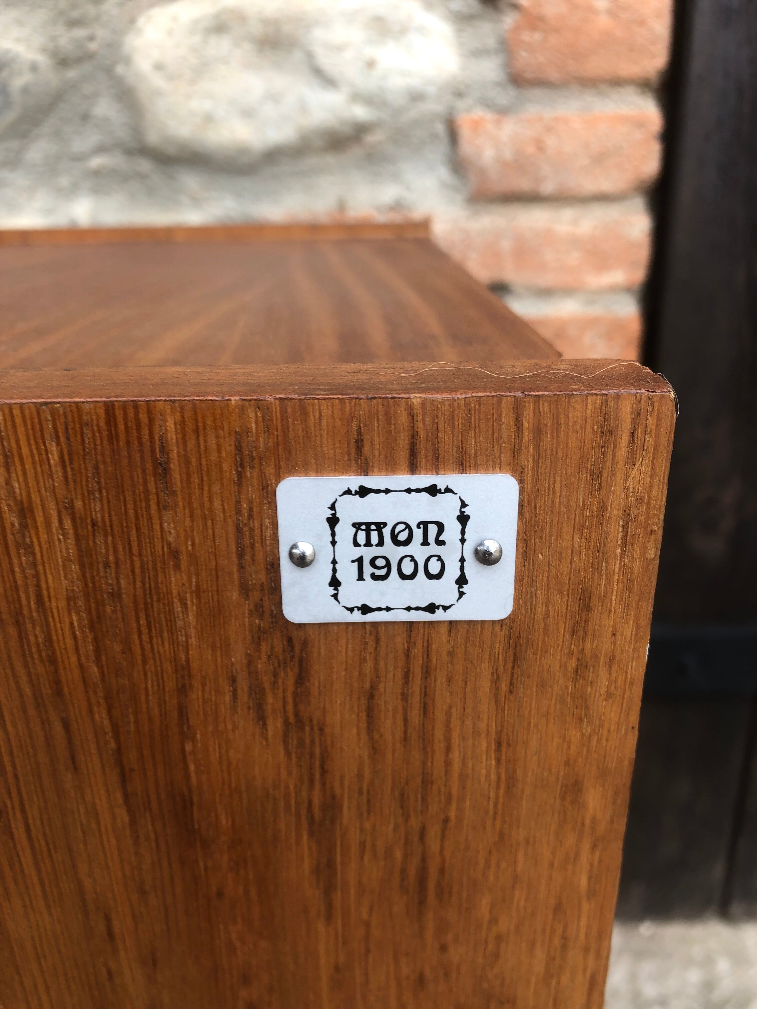 Set of 2 nightstands