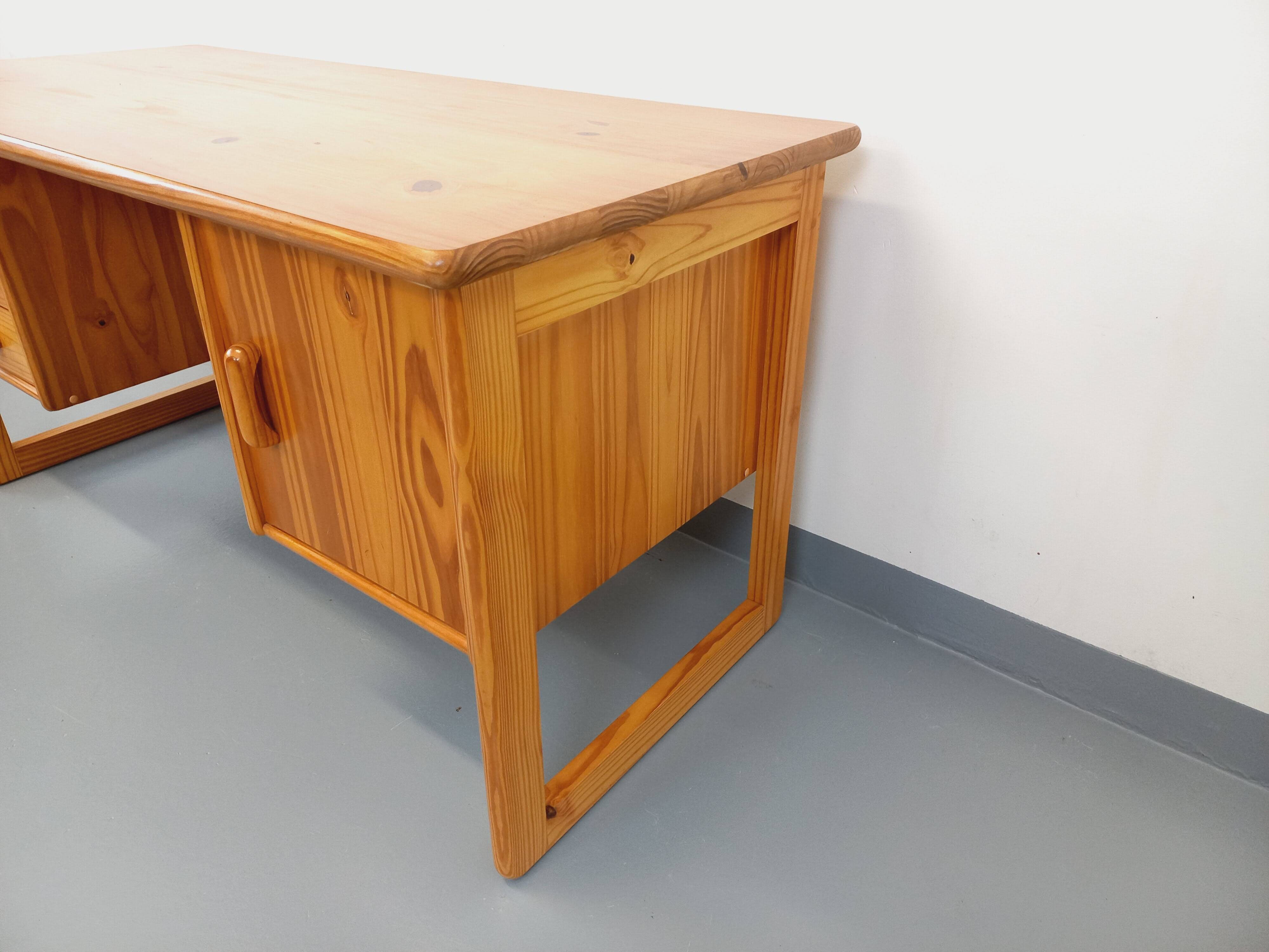 Vintage sled leg pine executive desk from the 60s-70s