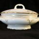 Soupière ronde en porcelaine de Limoges Giraud doré peint a la main