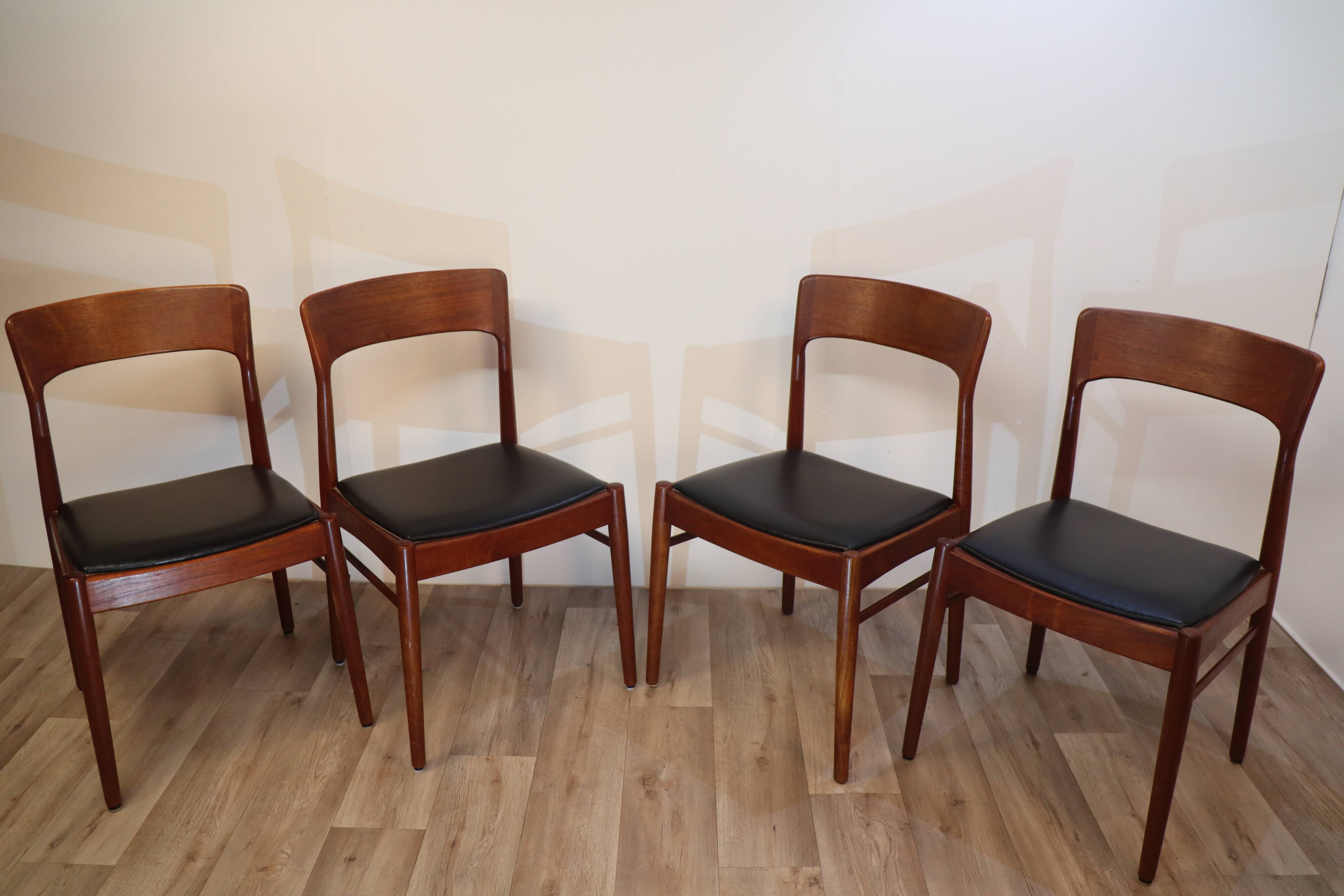 Series of 4 Scandinavian teak chairs 1960
