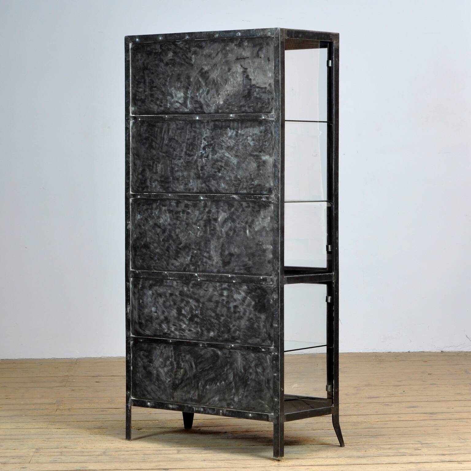 Armoire médicale vintage en verre et en fer, années 1950