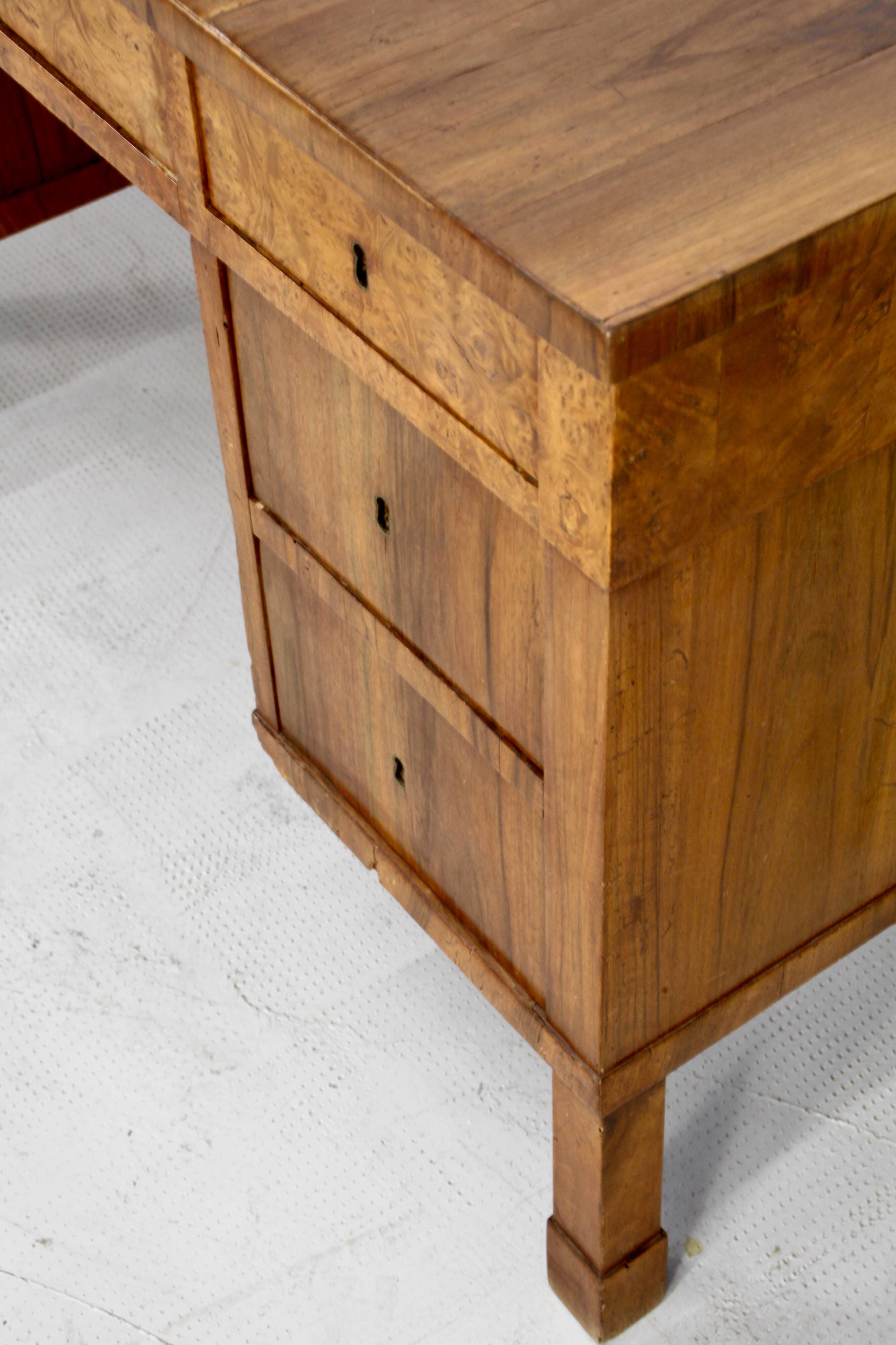 Bureau Art Déco italien en ronce de noyer foncé