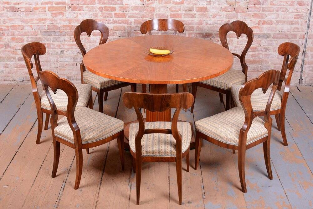Biedermeier Chairs in Walnut, Austria, 1830s, Set of 4