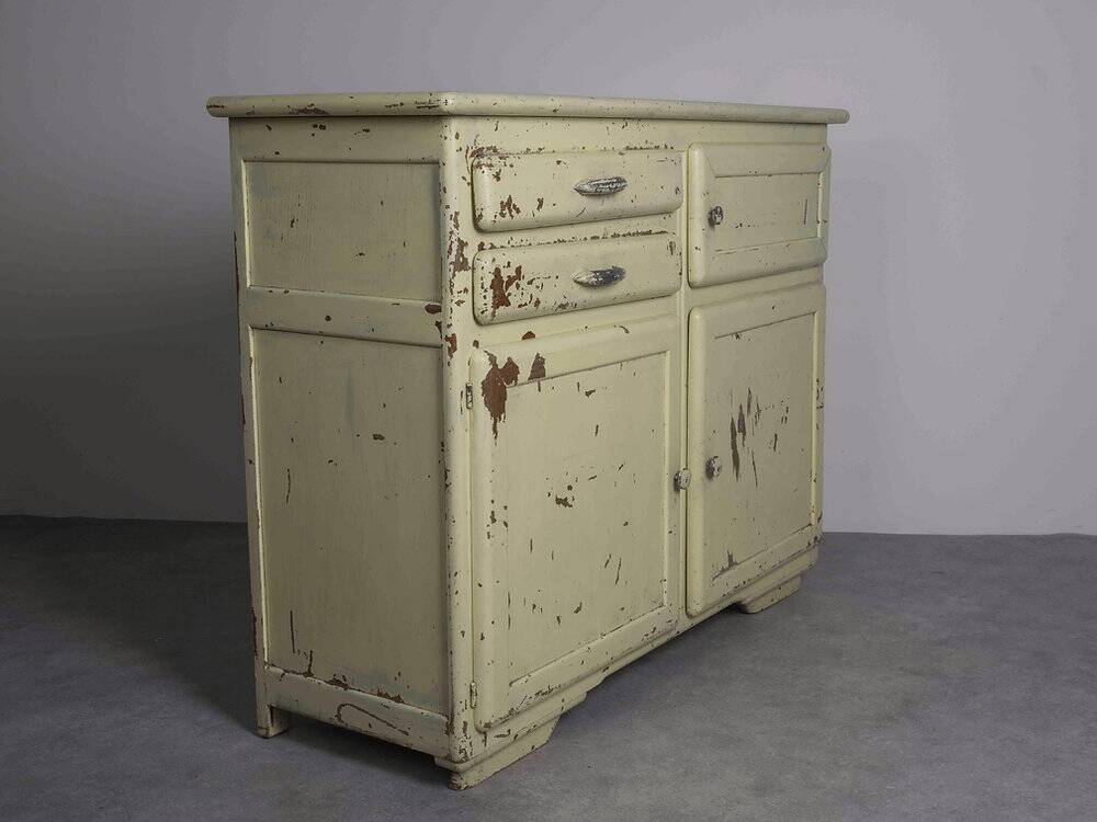 Vintage chest of drawers