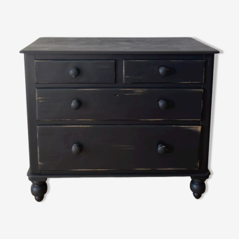 English chest of drawers