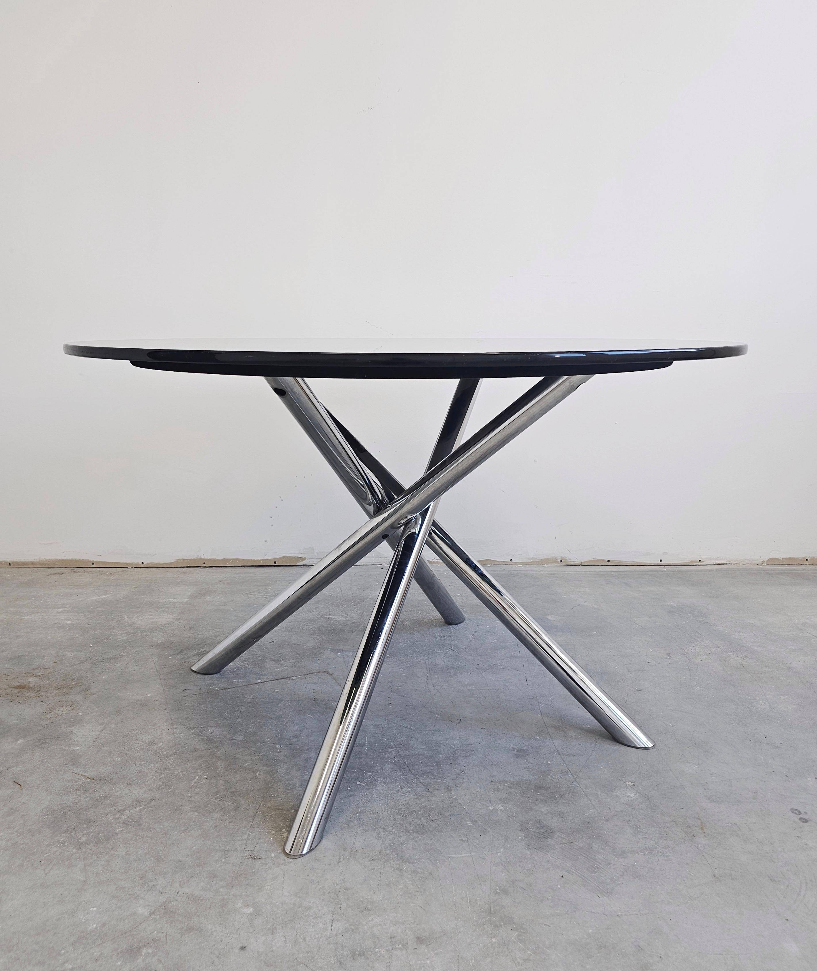 Postmodern dining table "Nodo" by Carlo Bartoli for Tisettanta.