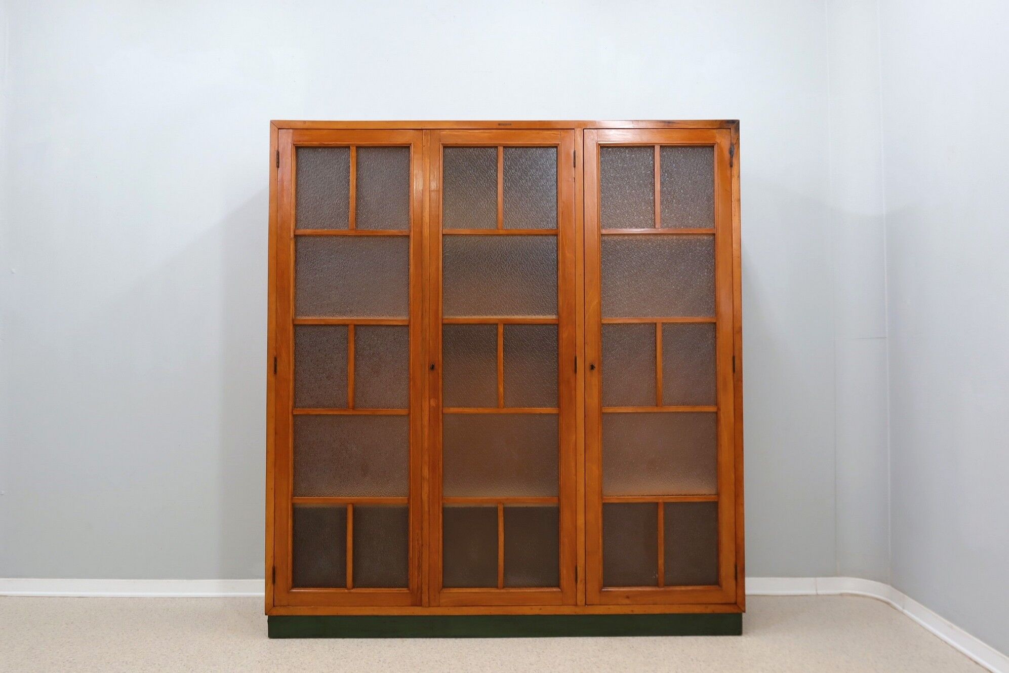 Vintage storage cabinet credenza Italy 1940s