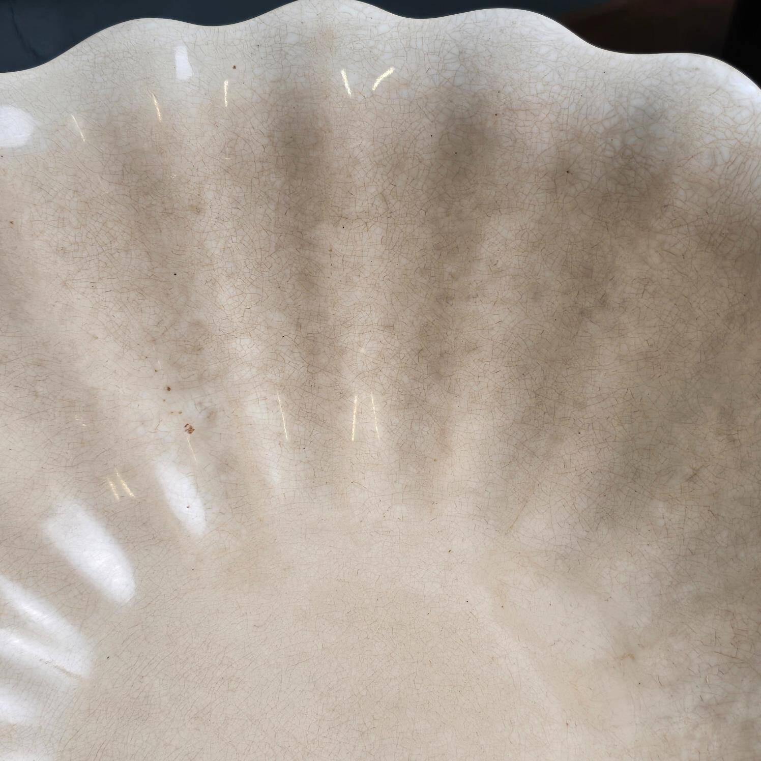 Antique salad bowl by Jules Vieillard & Cie Bordeaux, shell shape – 19th century