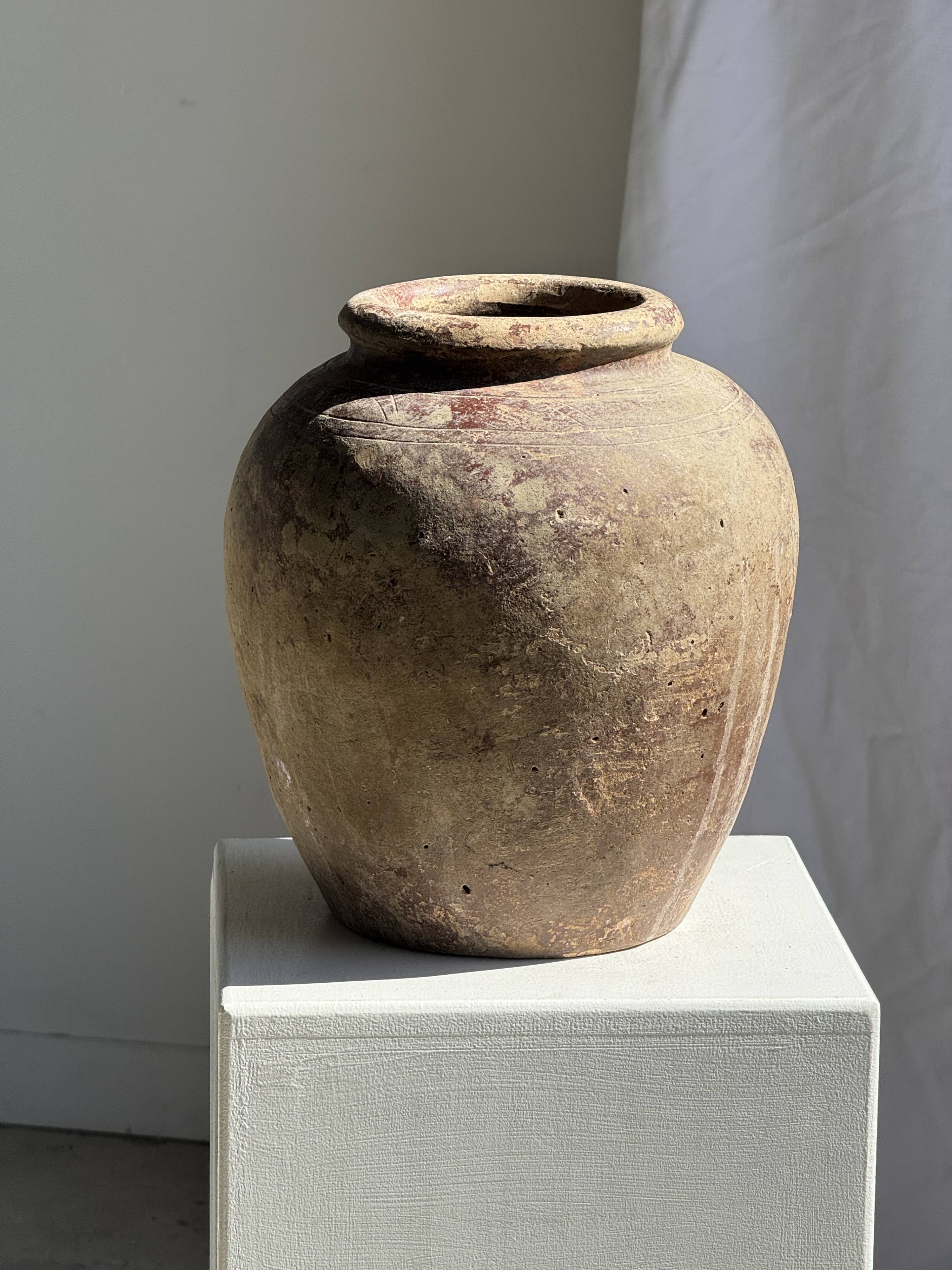 Vase de Borneo en terre cuite brun (1) H35 D23