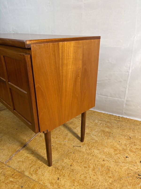 Buffet en teck vintage rétro des années 1960 par Nathan • Design carré