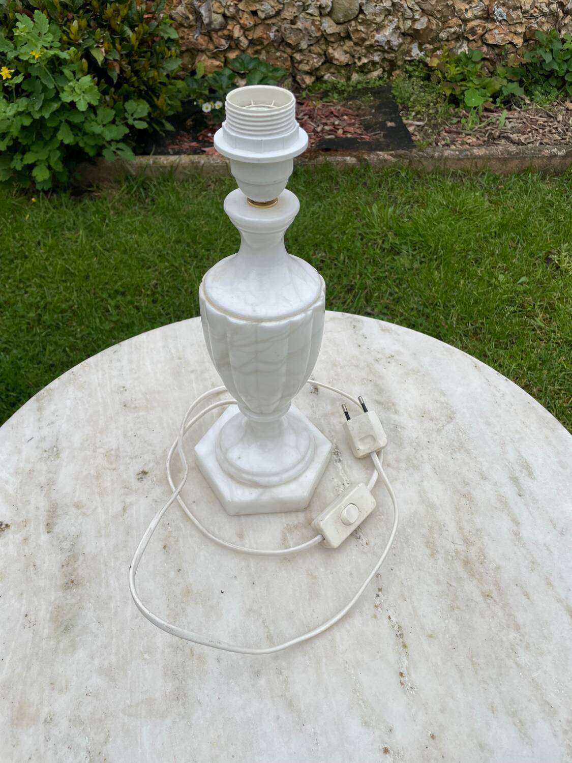 Vintage alabaster lamp 1970