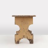 Beau tabouret bas de forme rustique en bois peint, France vers 1900
