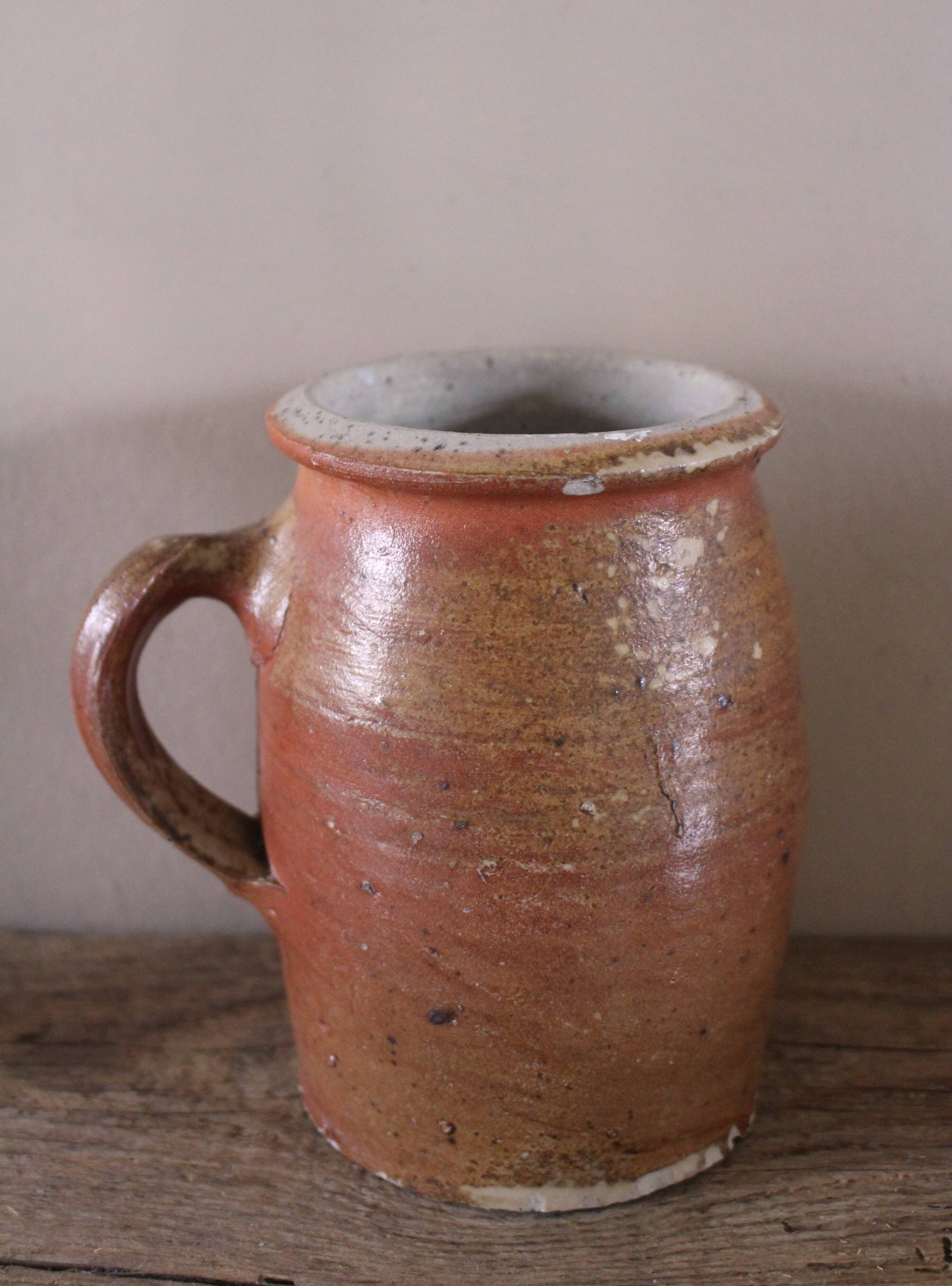 Round-handled terracotta pot vase