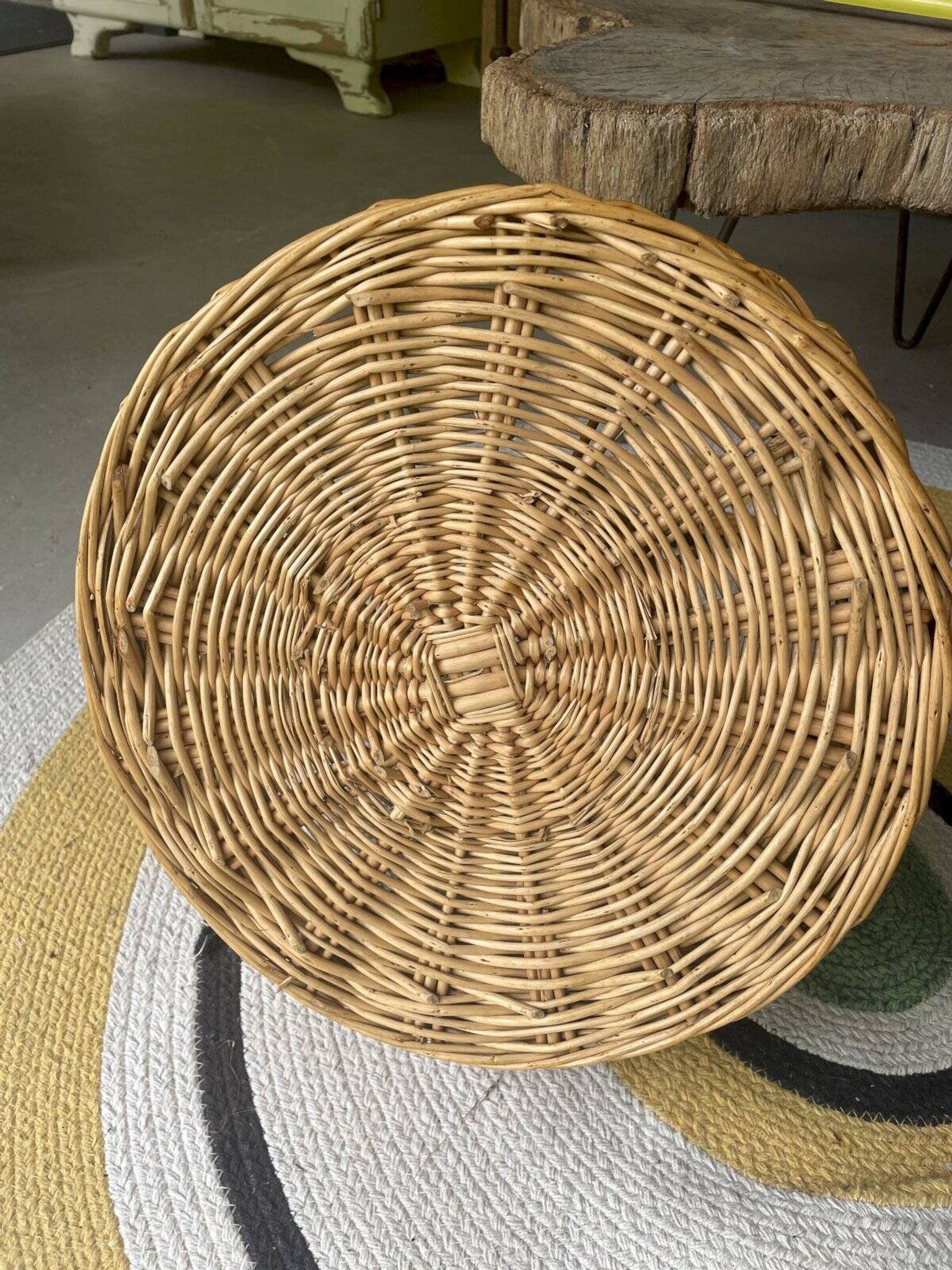 Serviteur / porte bouteilles en rotin naturel