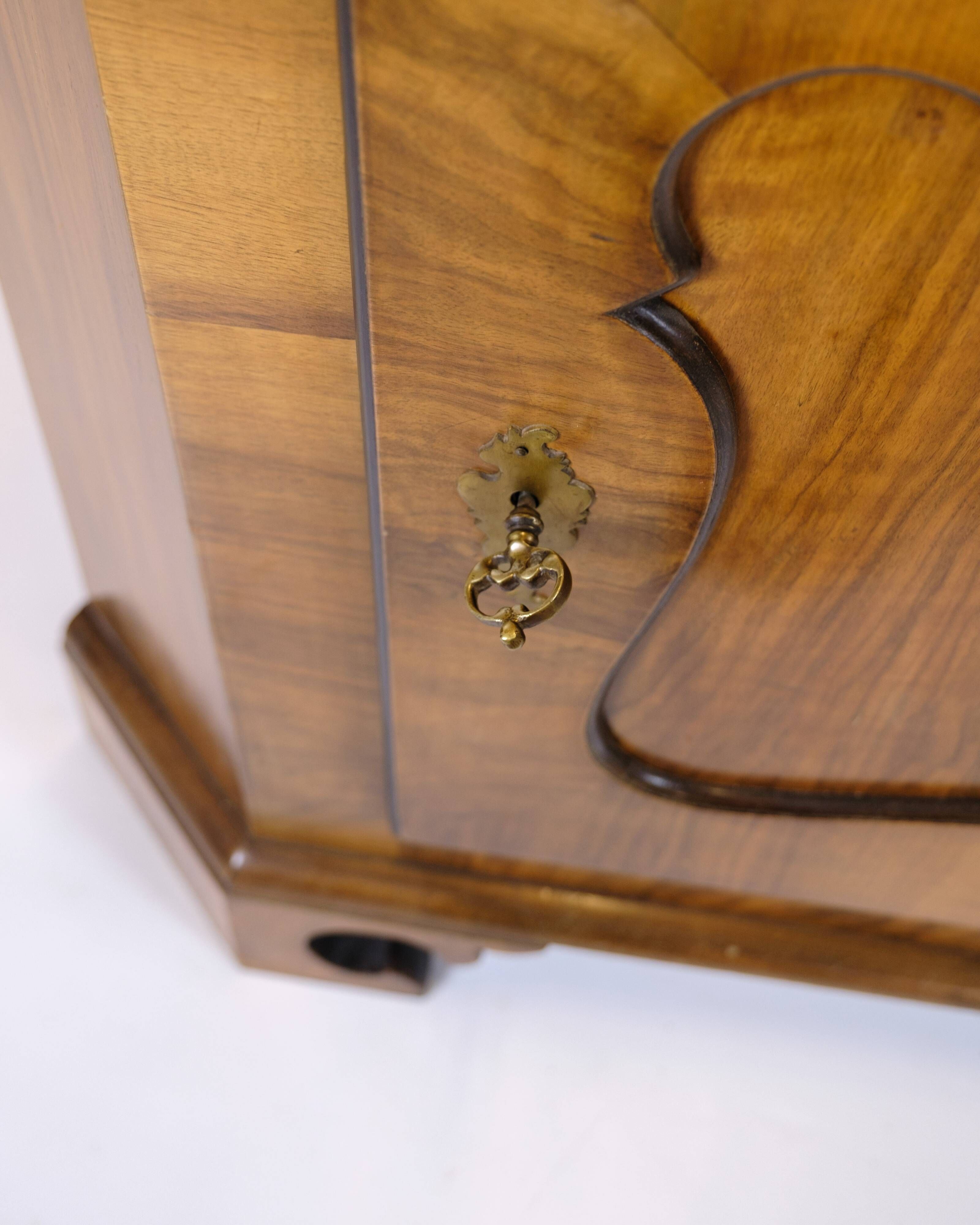 Antique display case/corner cabinet - Baroque style - walnut - glass door with bars - circa 1900