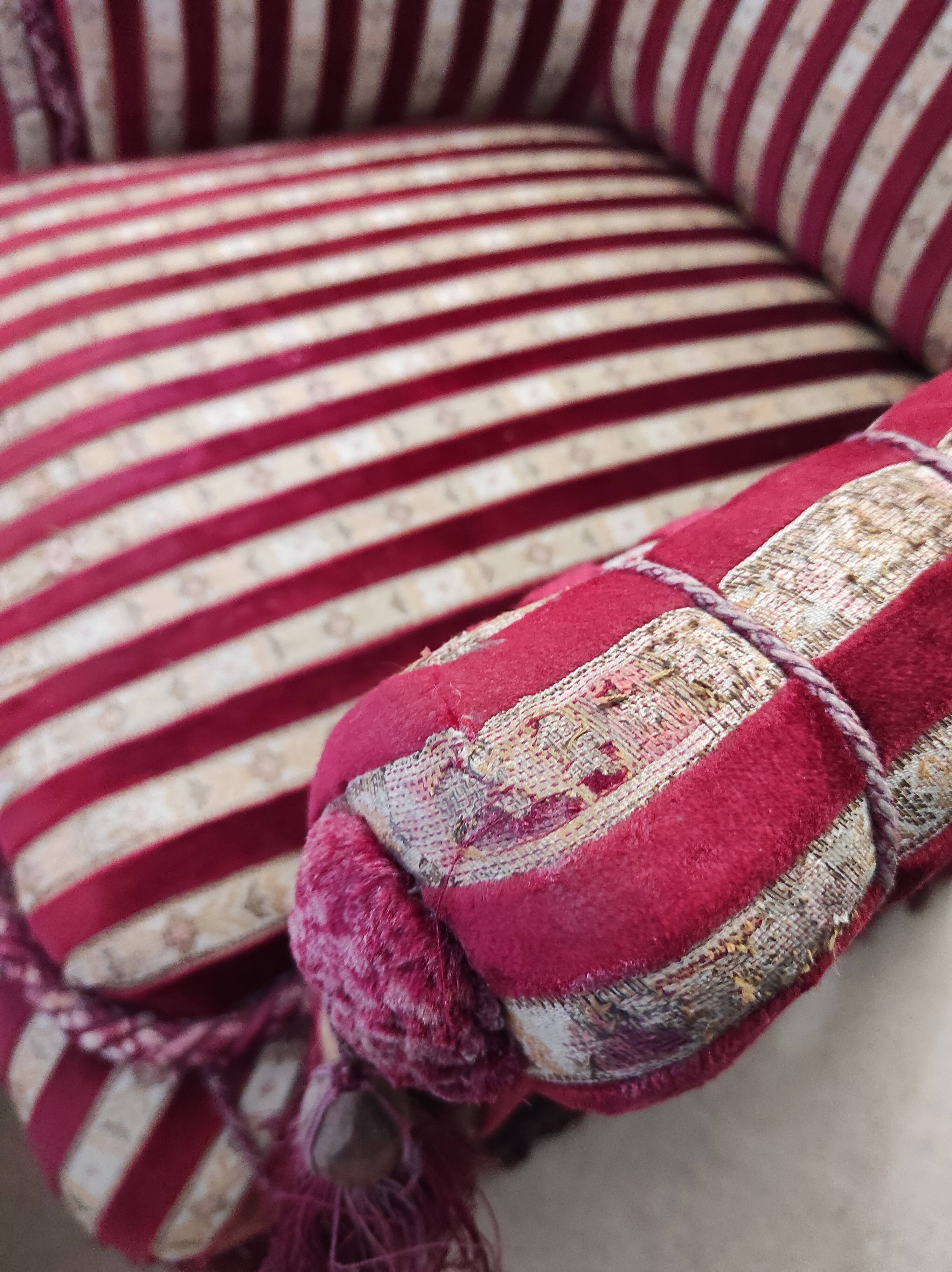 Salon Napoléon III in Jacquard-patterned velvet and trimnests