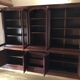 Bibliothèque en acajou de style néo Louis XVI vers 1960