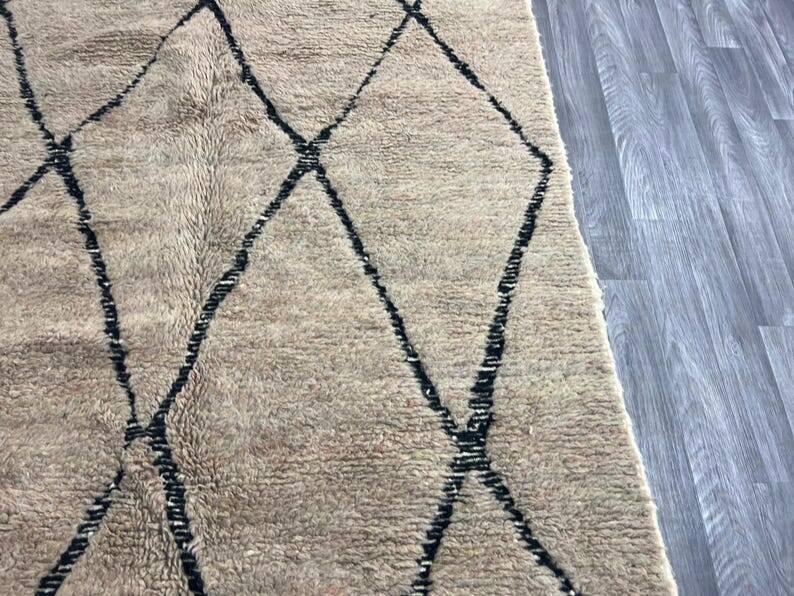 Moroccan wool rug 250cm x 150cm