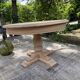 Extendable round table made of solid oak