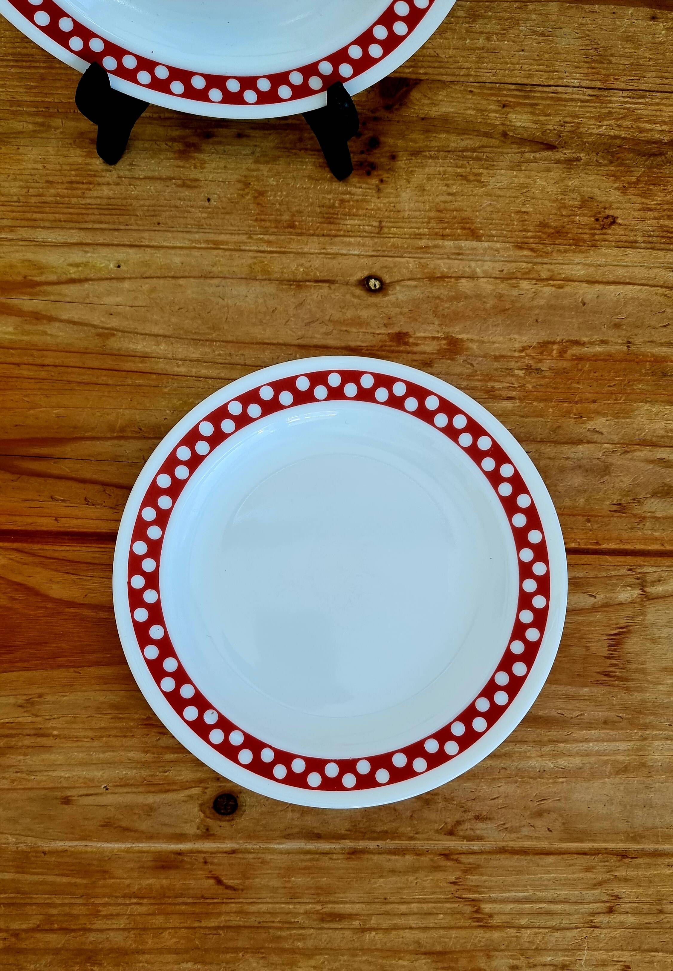 Lot de 5 assiettes à desserts Arcopal modèle Polka