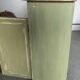 Buffet ancien patiné vert – 4 portes & 4 tiroirs – Plateau bois