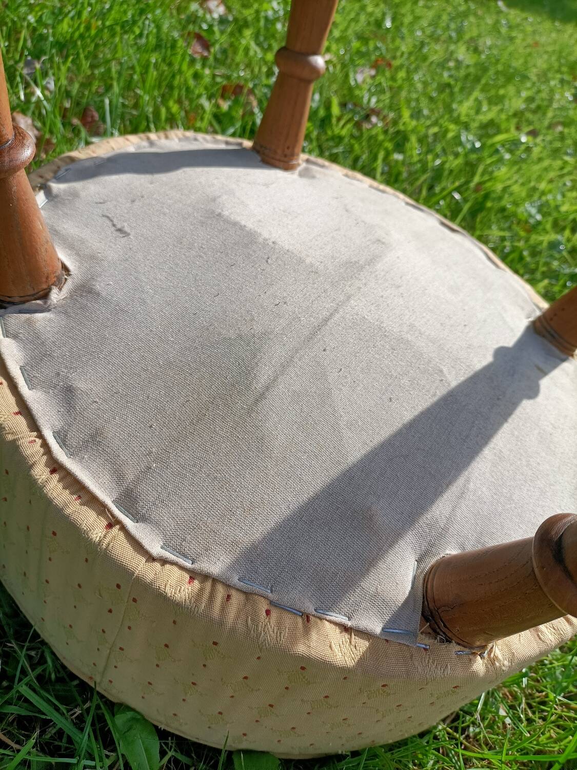 Retro Provençal stool