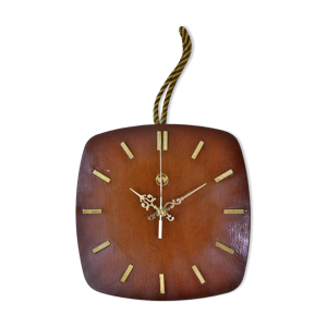 horloge murale moderniste