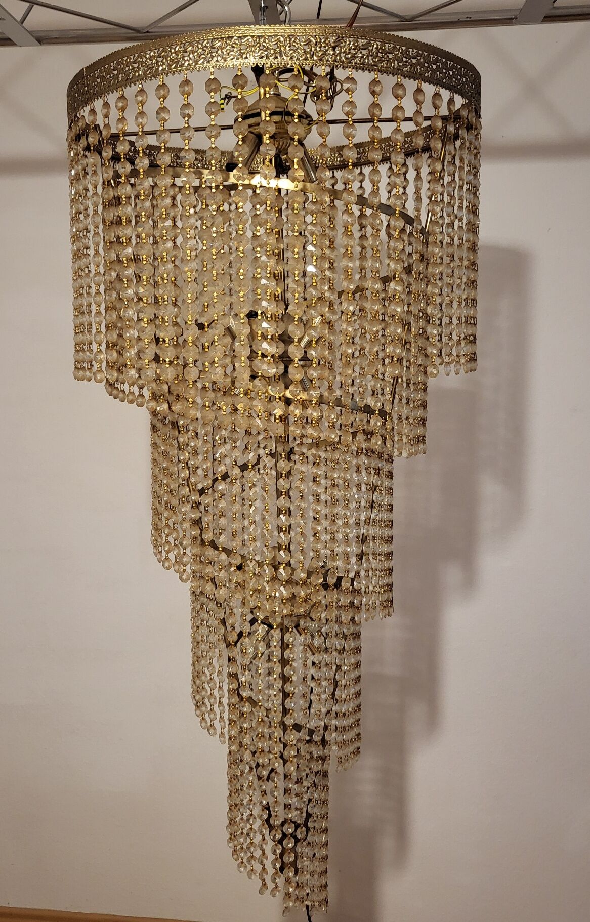 Lustre cascade