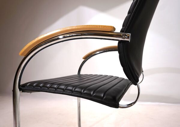 Chaise de salle à manger/conférence en cuir Thonet S74 par Josef Gorica, 1990