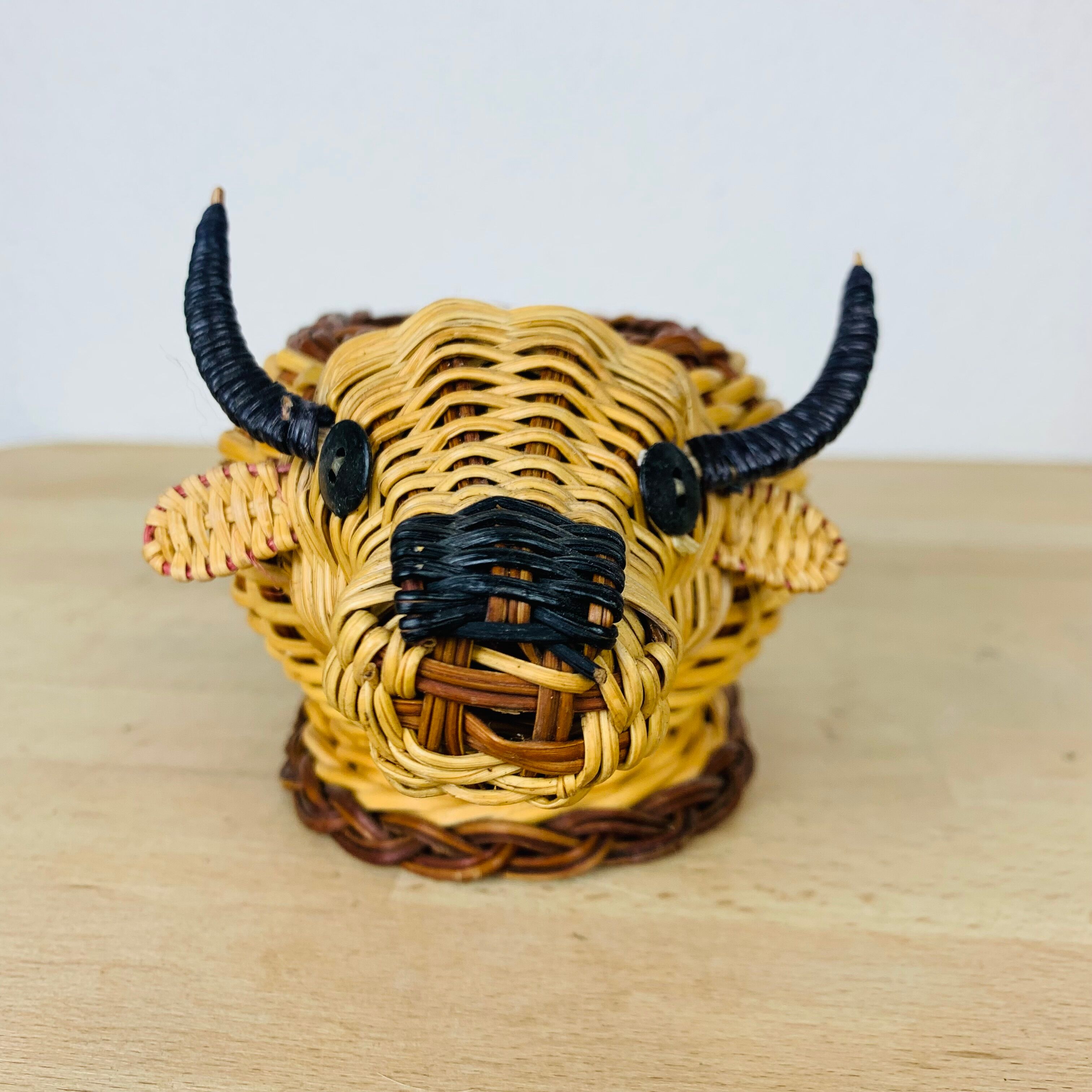 Wicker basket artisanal bull